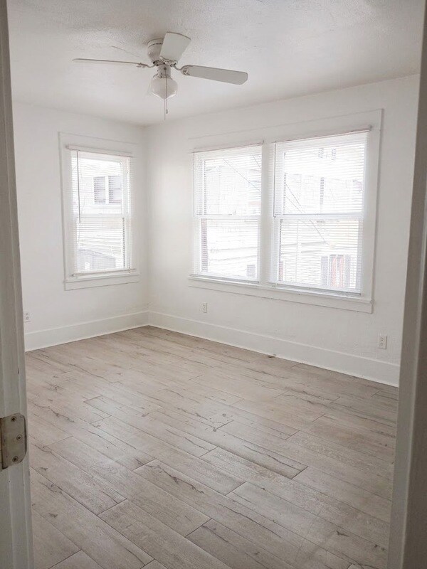 Building Photo - 421 N Virginia Ct