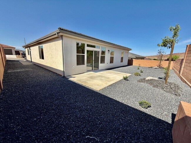 Building Photo - Brand New Four-Bedroom Home in Hurricane