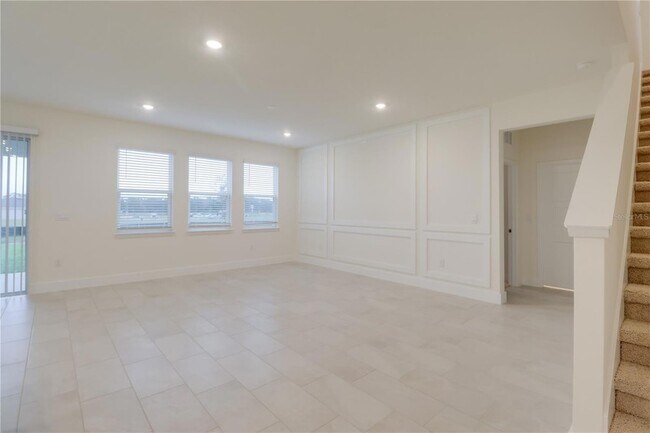 Building Photo - 5212 SW 40th Cir