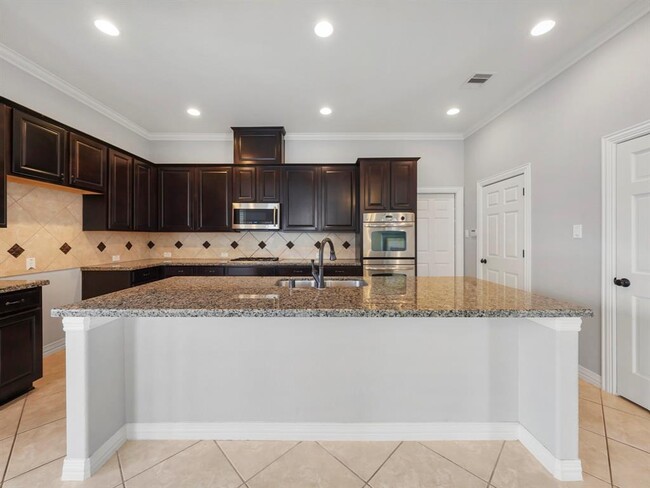 Building Photo - 5430 Tyler Park Ln