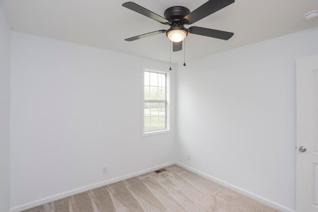 Building Photo - Beautiful Home in Nashville!