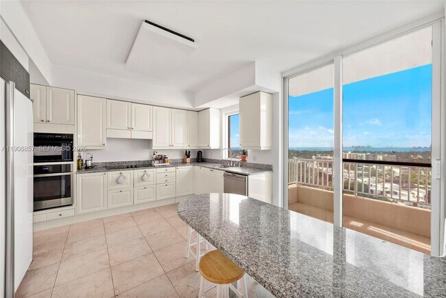 Building Photo - 781 Crandon Blvd