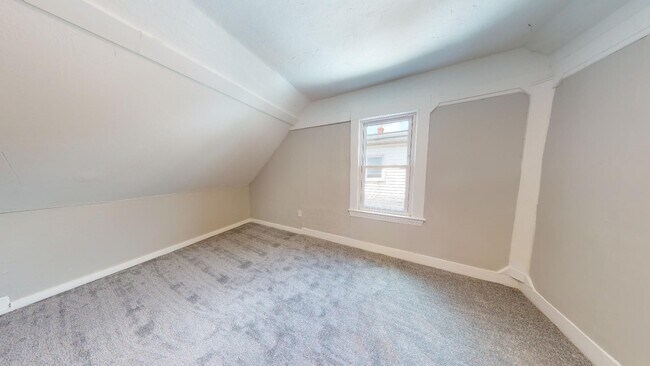 Building Photo - Old Brooklyn - 3 Bedroom Single Family Home