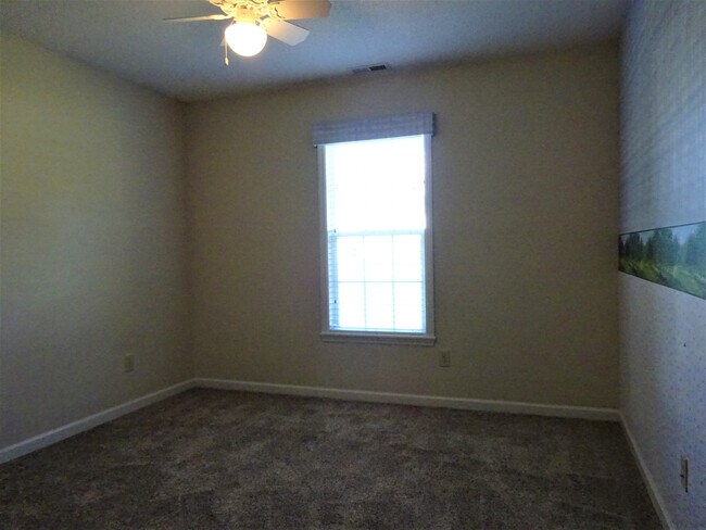 Building Photo - Beautiful 3BR/2Bath with Bonus Room!