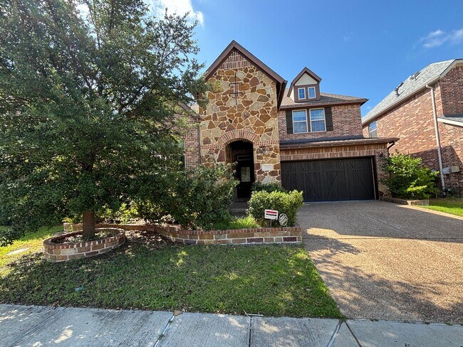 Building Photo - 5 BR/4BA | Updated Single Family Home | 2-Car Garage | Gated backyard