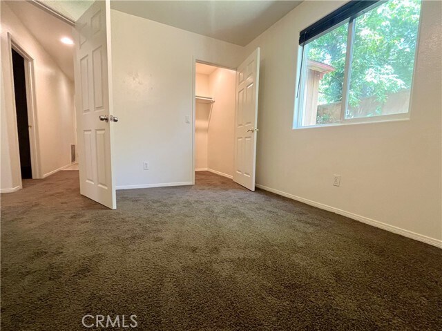 Building Photo - 860 Maple Ave