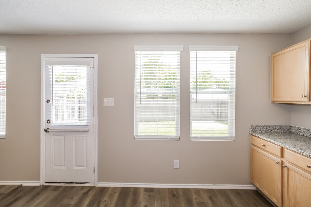 Building Photo - 1824 Lariat Dr