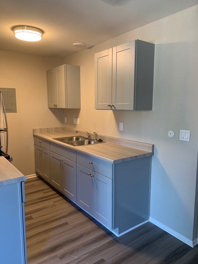 Building Photo - Jurupa Royal Apartments