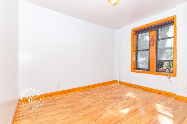 Building Photo - 228 S 3rd St