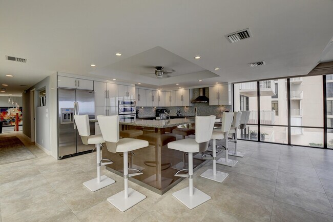 Building Photo - 2155 S Ocean Blvd