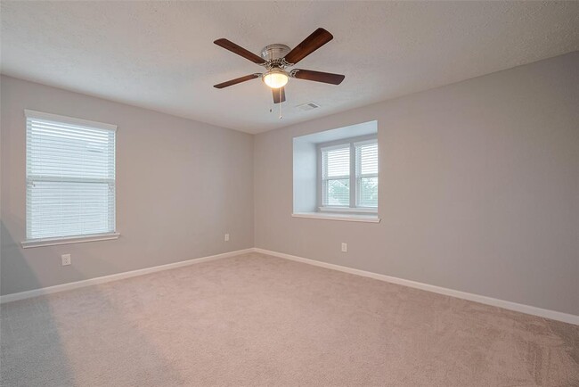 Building Photo - 5011 Pine Ridge Knoll Ct