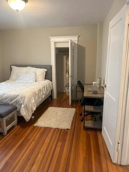 Building Photo - 37 Whitman Ave