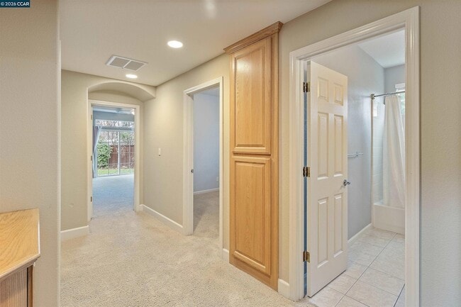 Building Photo - 350 Caroni St