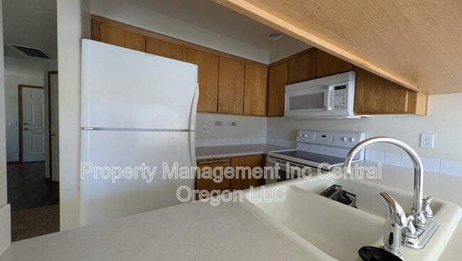 Building Photo - 2110 Baines Blvd