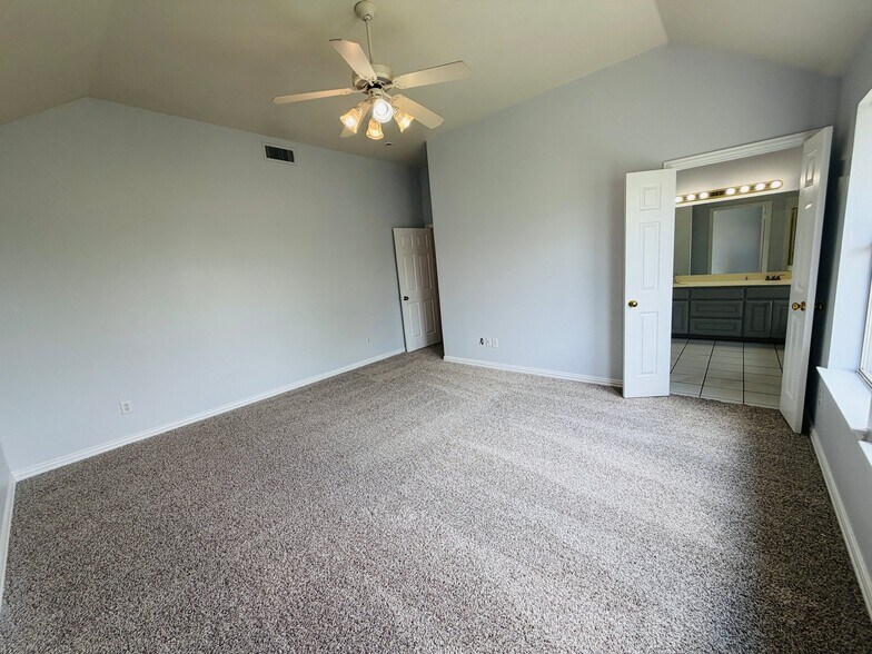 Building Photo - 5728 Blackmon Ct