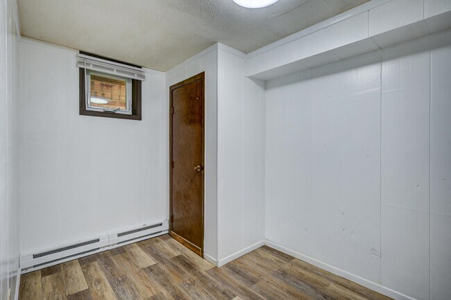 Building Photo - 12 Emery Ln