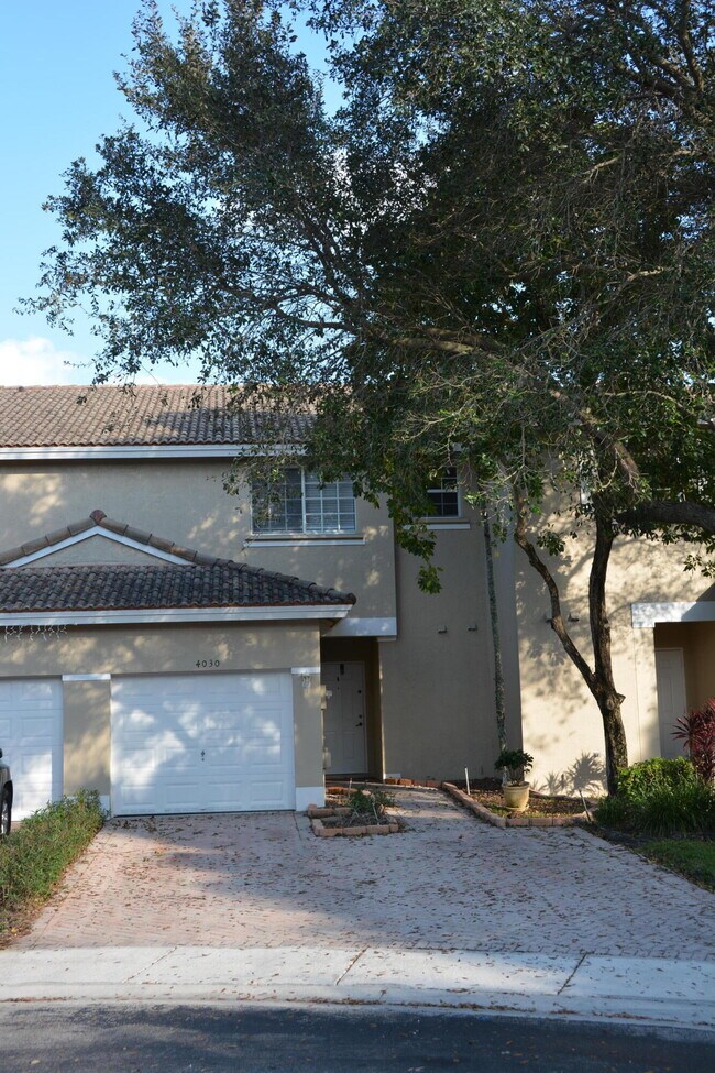 Building Photo - 4030 NW 90th Way