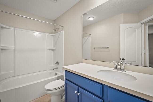 Building Photo - Trailmark Amazing Amenities Included