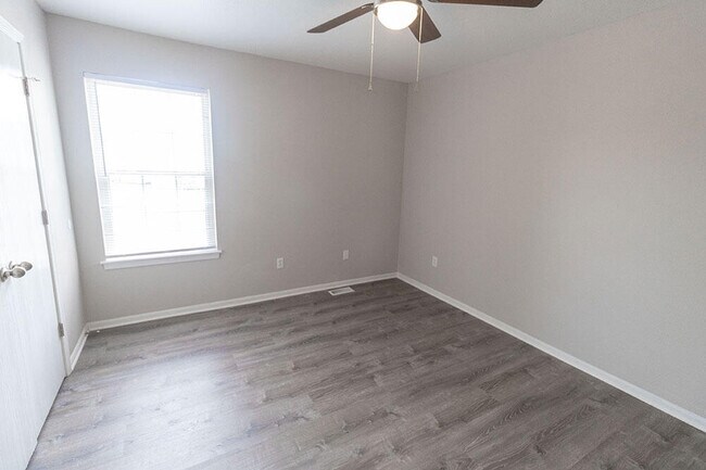 Building Photo - 5211 Currituck Ln