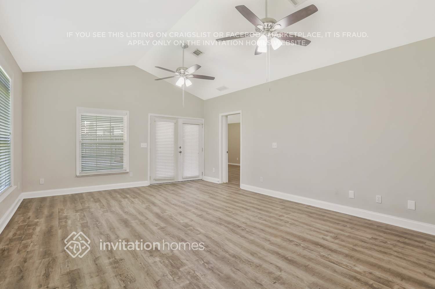 Building Photo - 2613 Lake Park Bend