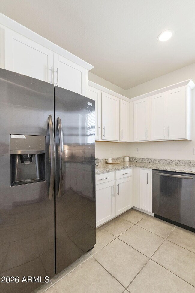 Building Photo - 2930 N Raven