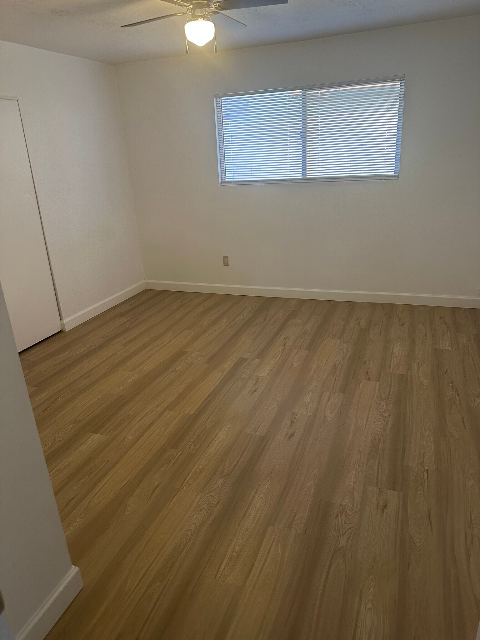 Building Photo - 3322 W Loma Ln