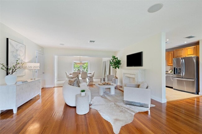 Building Photo - 5620 Alhambra Cir