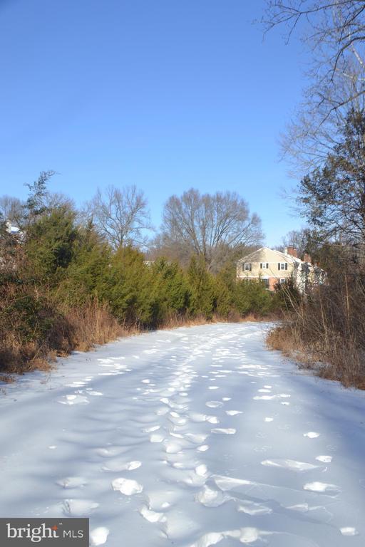 Building Photo - 6015 Ticonderoga Ct