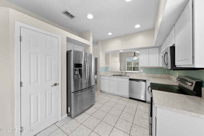 Building Photo - 14443 Pelican Bay Ct