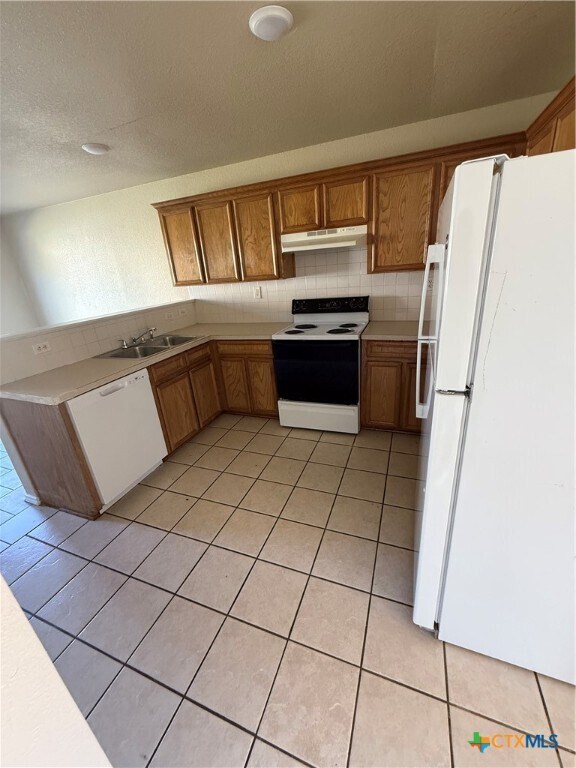 Building Photo - 203 W Mary Jane Dr