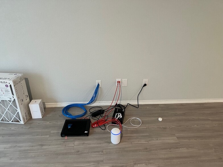Unifi router and Reolink - 9726 Mill Dam