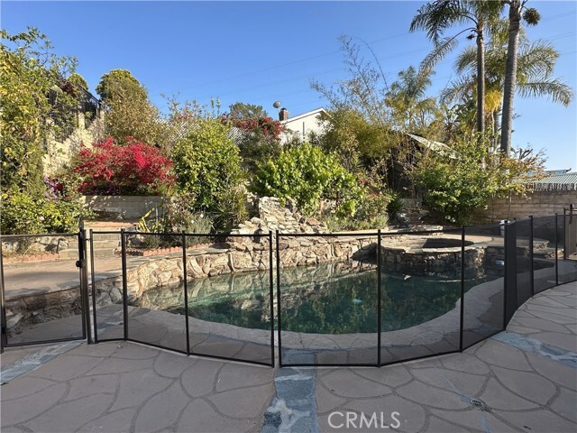 Building Photo - 916 Clear Creek Canyon Dr