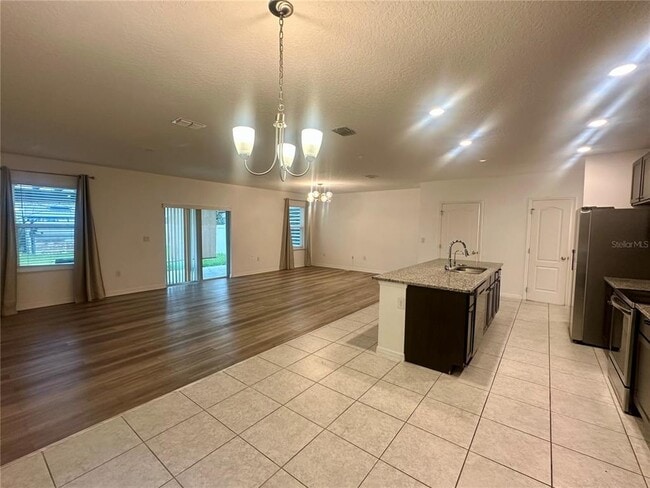 Building Photo - 125 Villavista Ct
