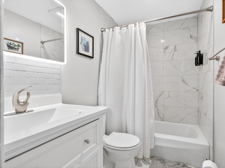 Building Photo - 1082h Mt Hope Ave