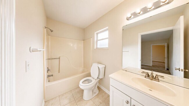 Building Photo - 127 Titan Dr