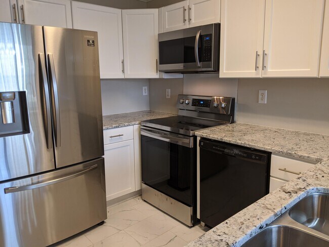 Building Photo - 130 Grande Meadow Way