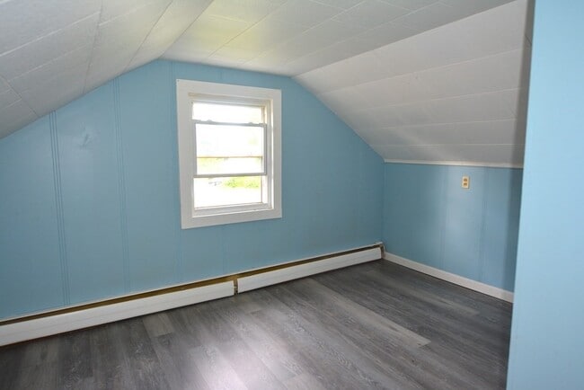 Building Photo - 14 Fairlawn Cir