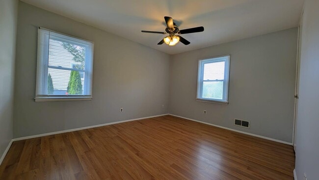 Building Photo - 605 Shirley Manor Rd