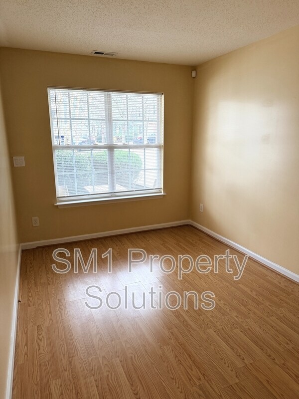 Building Photo - 5106 Bartholomew's Ln