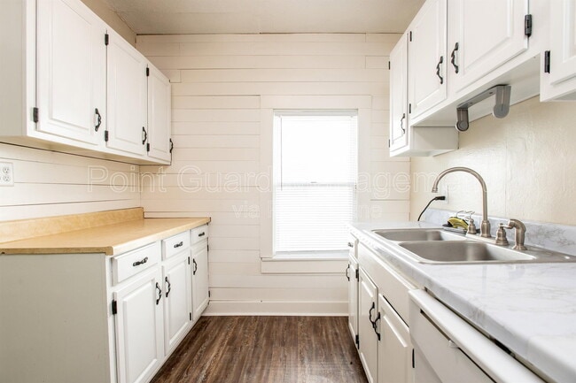 Building Photo - 149 S Richmond Ave