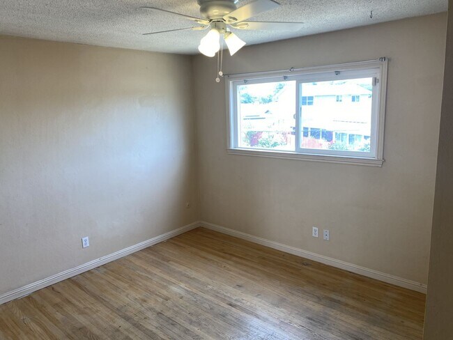 Building Photo - Charming 4 Bedroom, 2 Bath Home