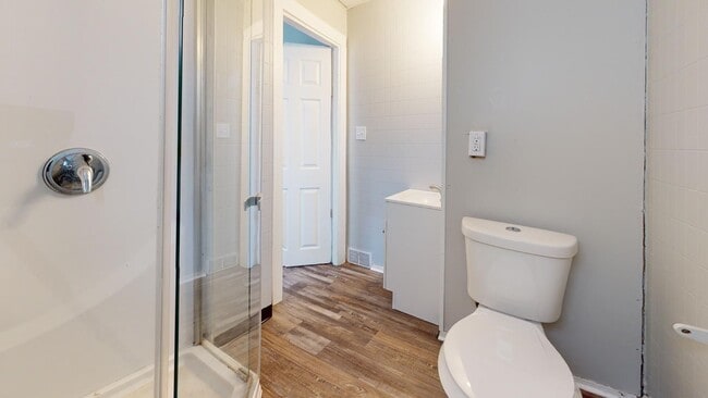 Building Photo - Old Brooklyn - 4 Bedroom Single Family Home