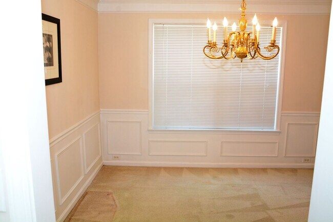 Building Photo - 11512 Fox Hill Dr