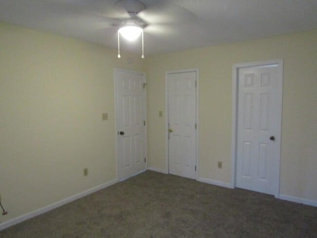 Building Photo - 1095 Plantation Dr