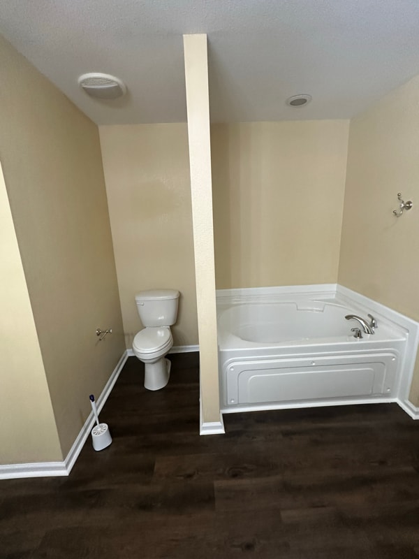 Building Photo - 136 Dormont Dr NE