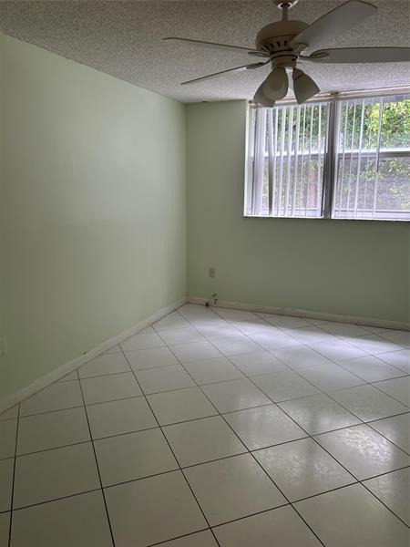 Building Photo - 9100 Lime Bay Blvd