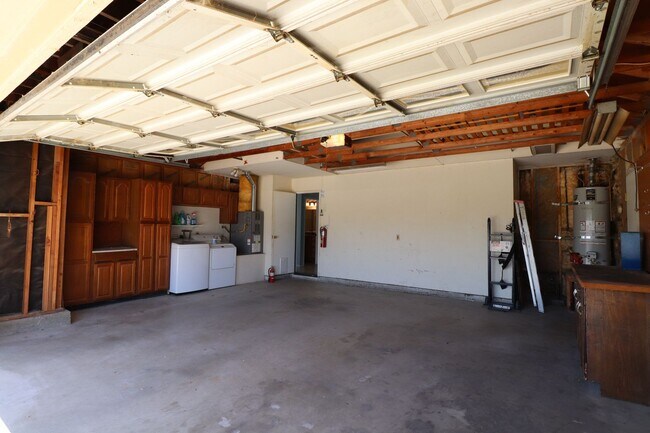 Building Photo - Great Southpoint Estates Home