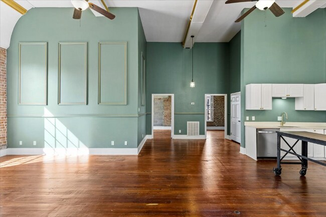 Building Photo - 2111 Postoffice St