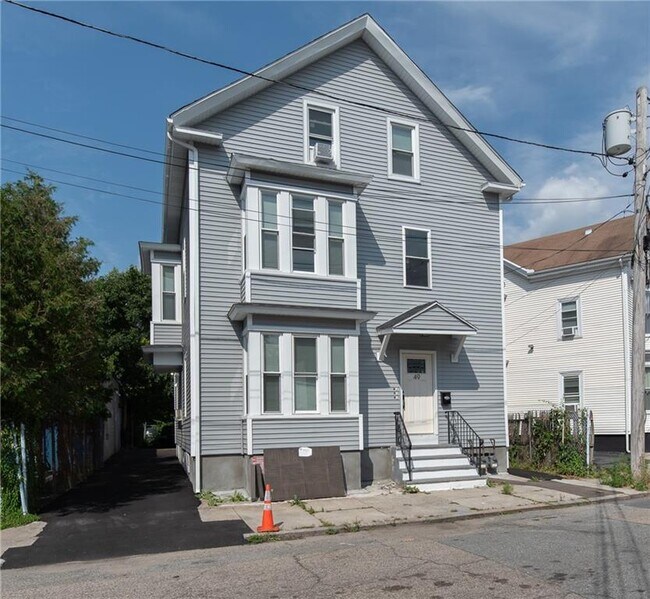 Building Photo - 49 Hollis St