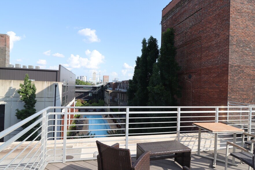 Building Photo - 1350 Rosa L Parks Blvd